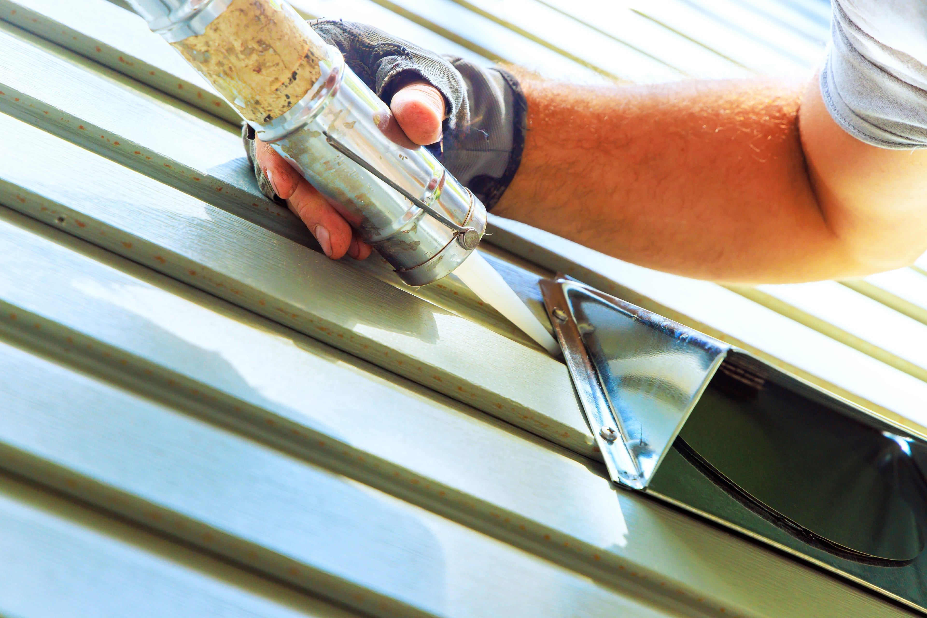 Metal Roof Waterproofing 
& Sealing